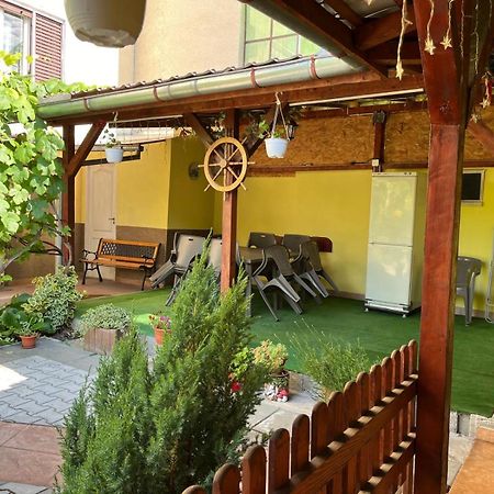 Vila Arjana Orşova Buitenkant foto