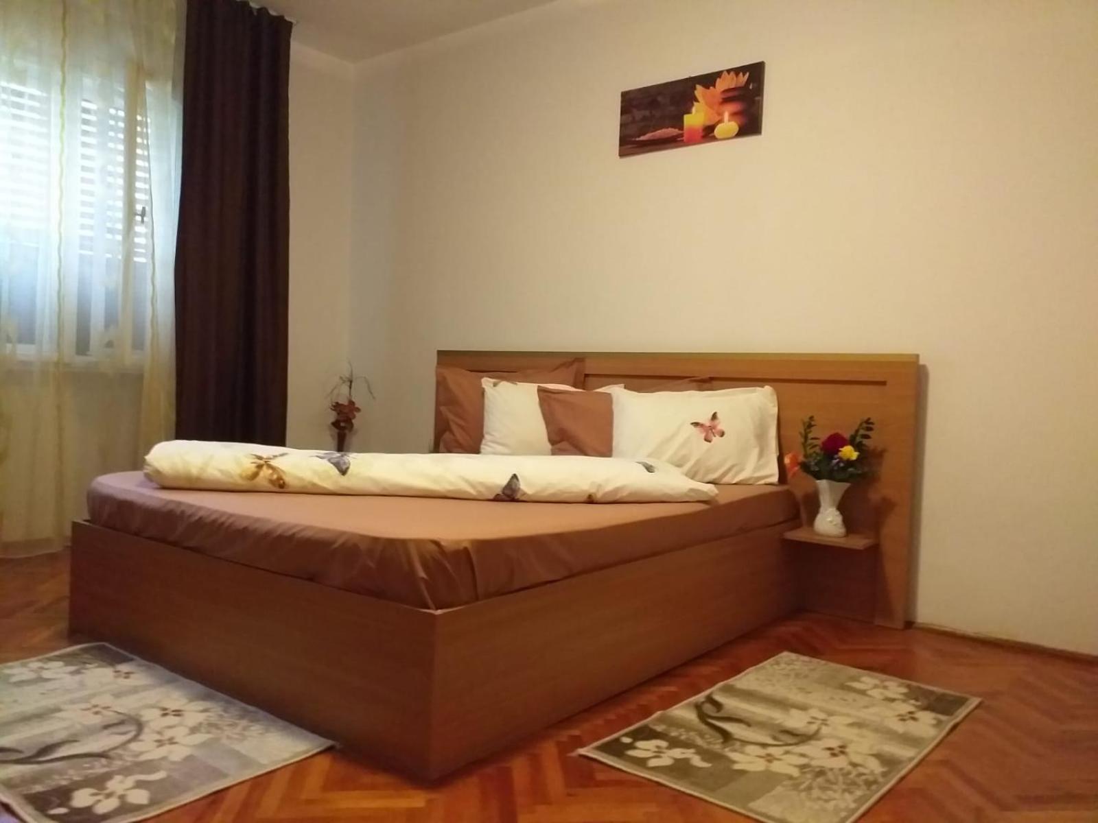 Vila Arjana Orşova Buitenkant foto