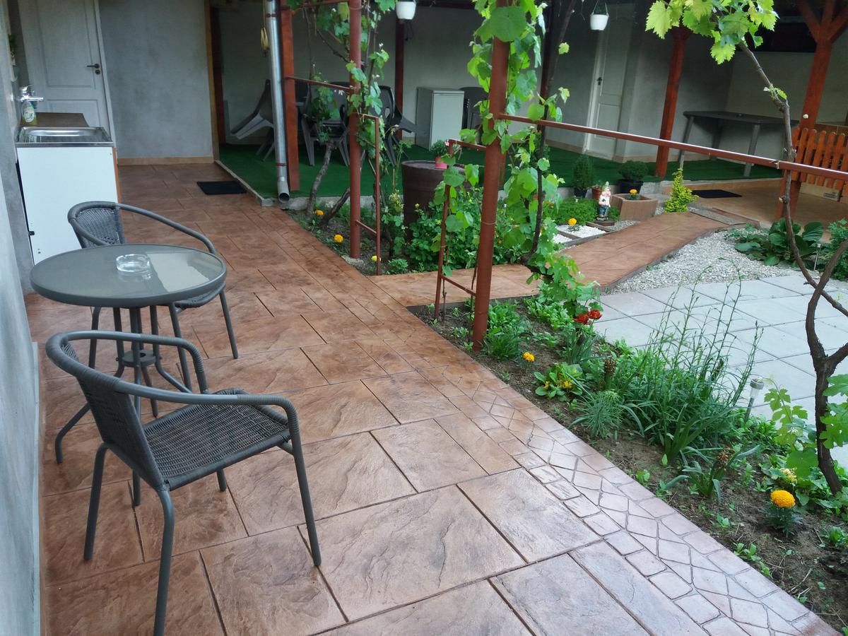 Vila Arjana Orşova Buitenkant foto