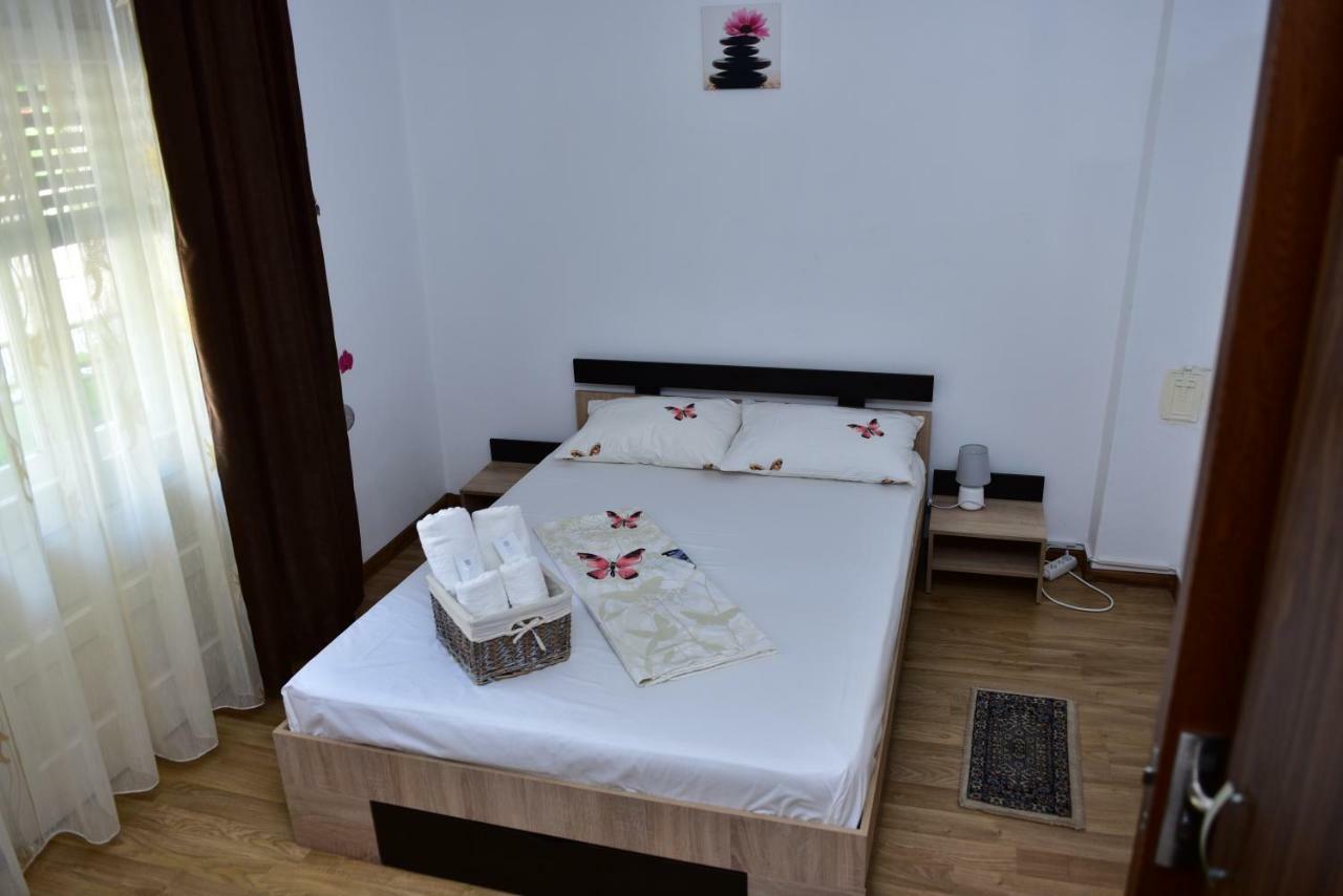 Vila Arjana Orşova Buitenkant foto