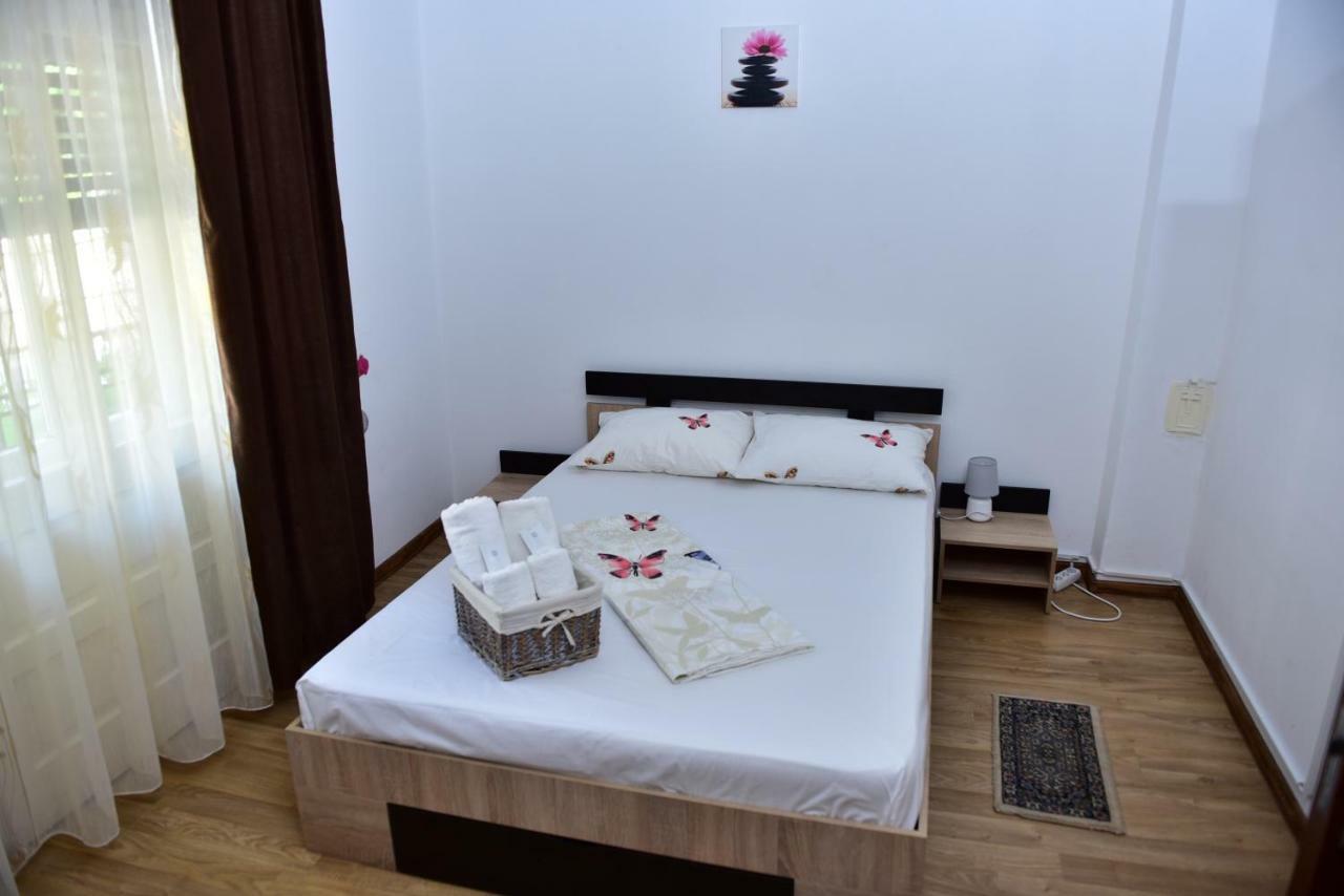 Vila Arjana Orşova Buitenkant foto