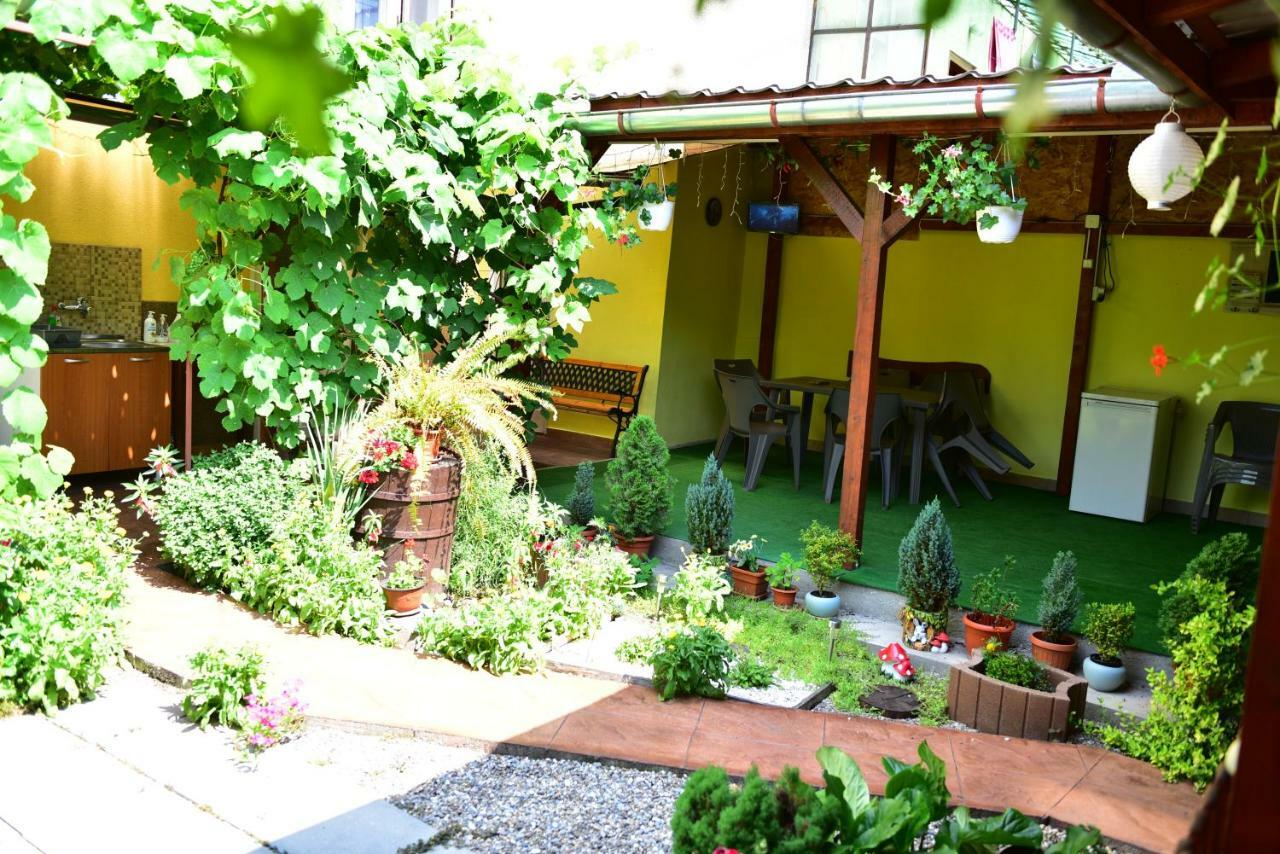 Vila Arjana Orşova Buitenkant foto