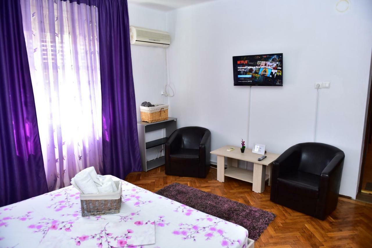 Vila Arjana Orşova Buitenkant foto