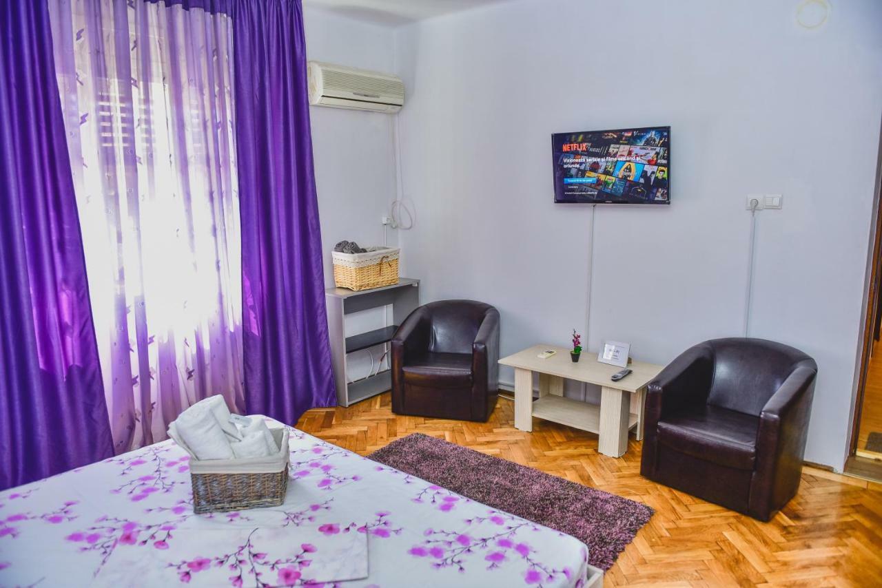 Vila Arjana Orşova Buitenkant foto