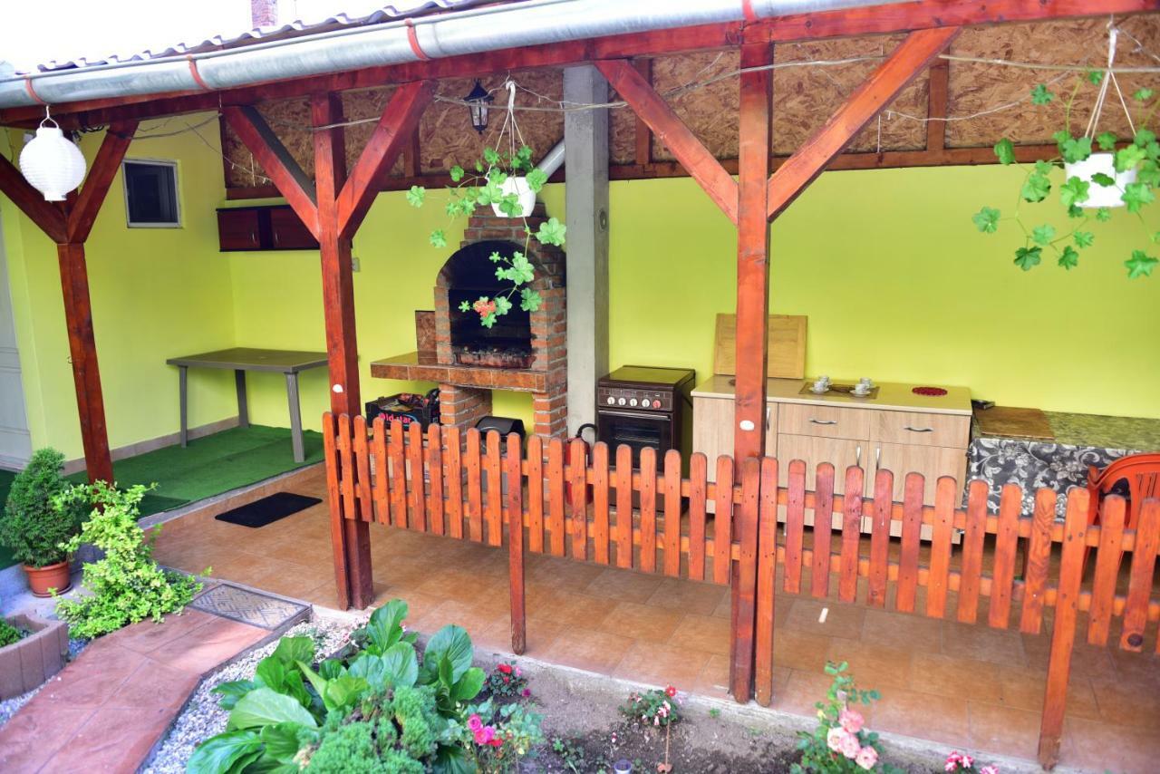 Vila Arjana Orşova Buitenkant foto