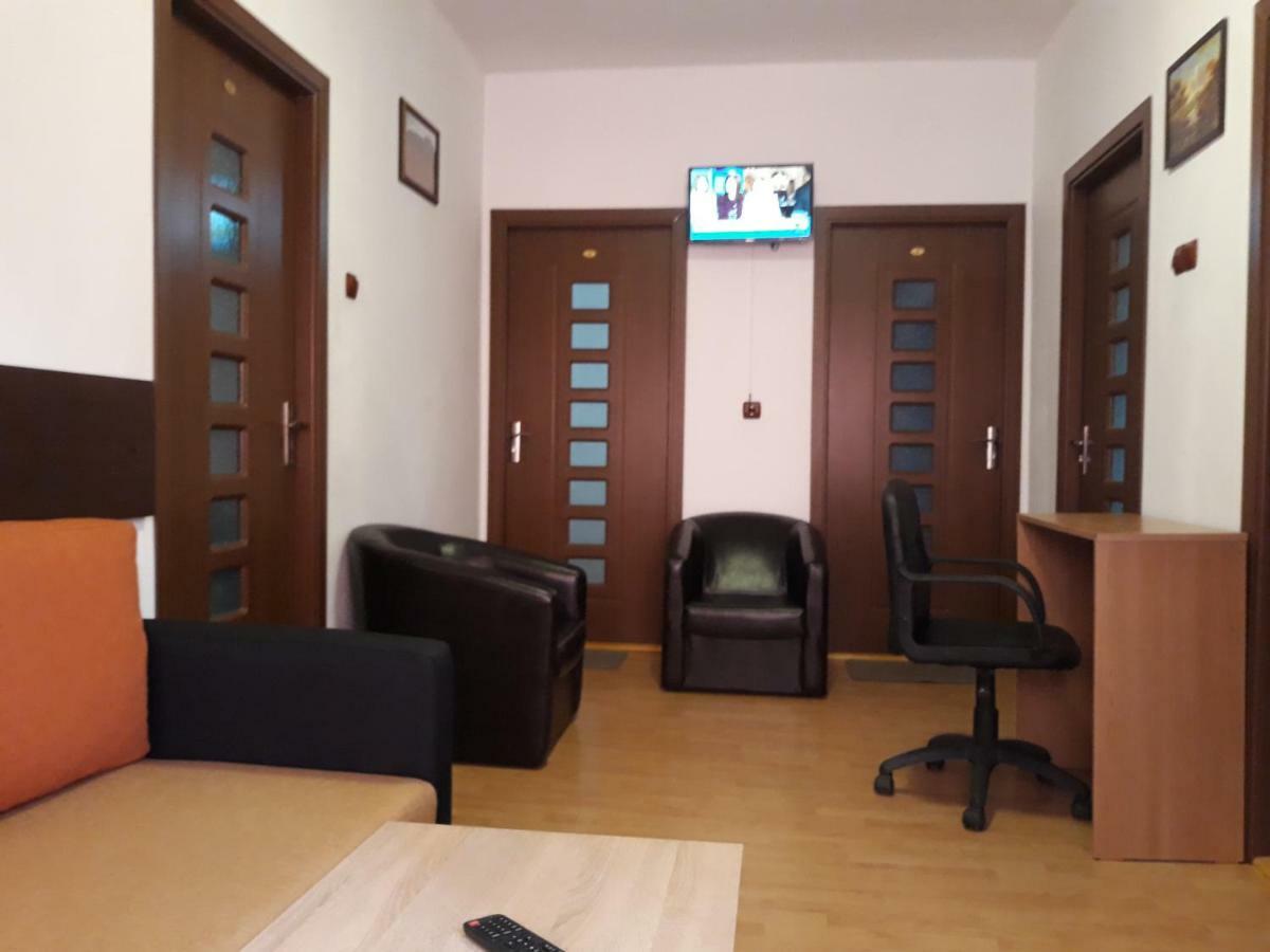 Vila Arjana Orşova Buitenkant foto