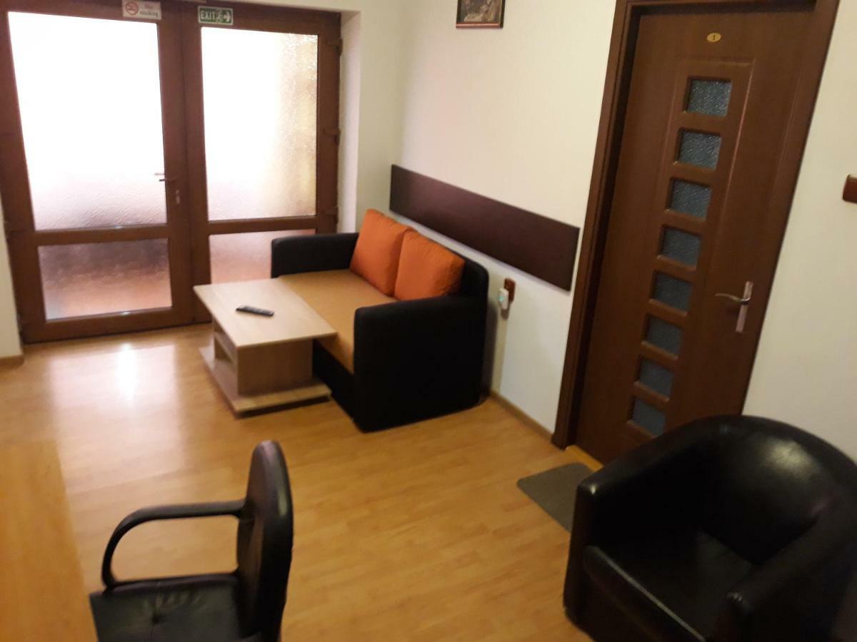 Vila Arjana Orşova Buitenkant foto